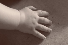 Cómo cortar las uñas al bebé paso a paso